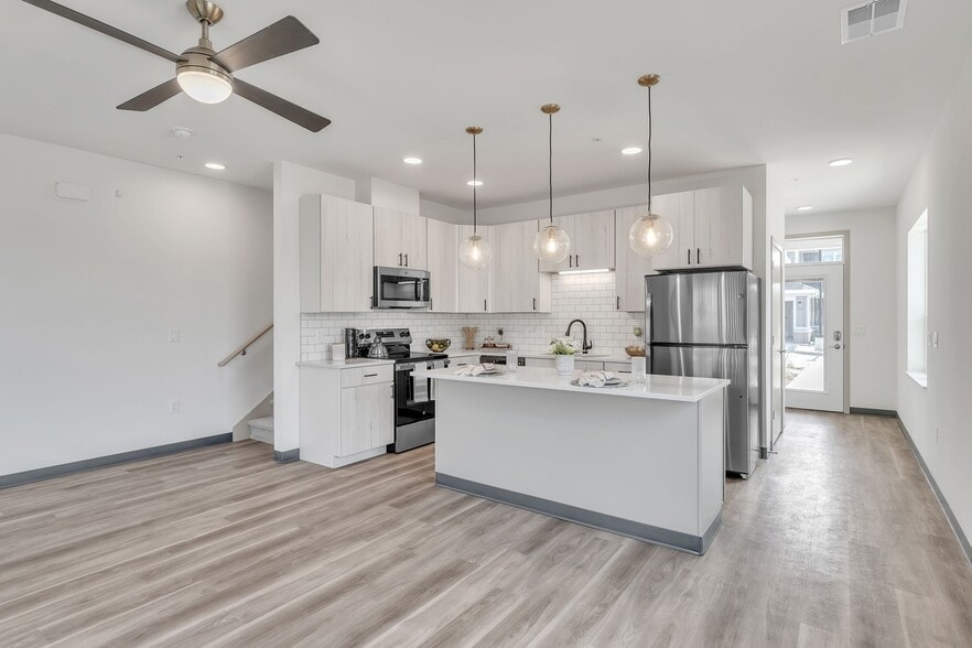 Primary Photo - Main Street Townhomes