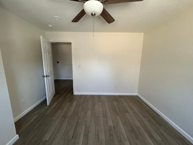 Building Photo - 683 - 695 Vermont Avenue, Turlock CA 95380