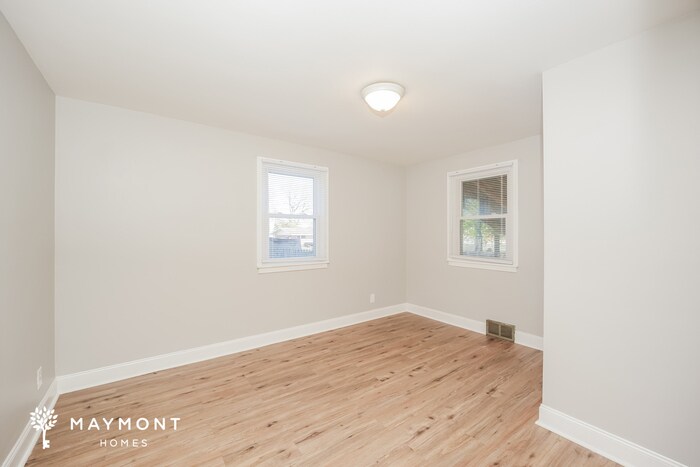 Building Photo - 1034 5th St