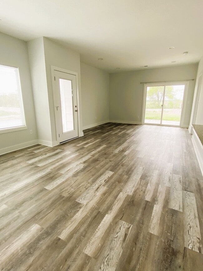 Building Photo - 5474 N Colburn Ct