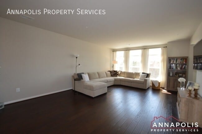 Building Photo - 529 Leftwich Ln