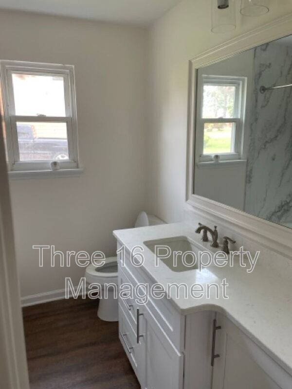 Building Photo - 4207 Fairfield Cir