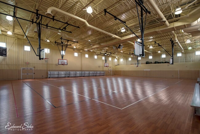 Building Photo - 2385 Upland Rd