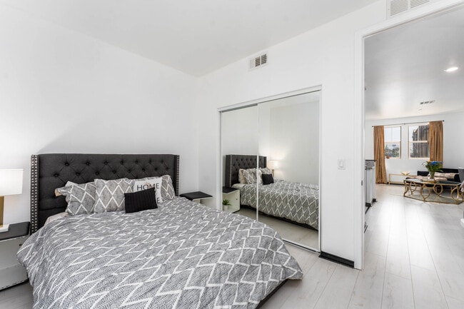 Building Photo - 7225 N Cedar Rd