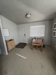Building Photo - 1081 933