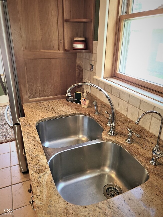 Building Photo - 131 1st Ave NW