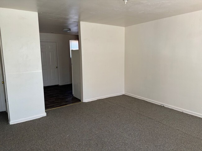 Building Photo - Affordable 2 Bedroom 1 Bathroom Rental