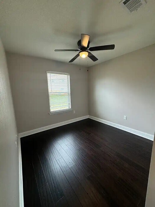 Building Photo - 9636 Seafarer's Way