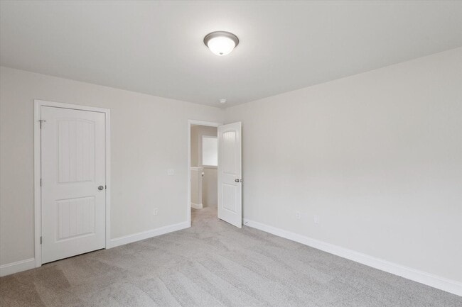 Building Photo - AVAILABLE NOW! (Small Pets Only)