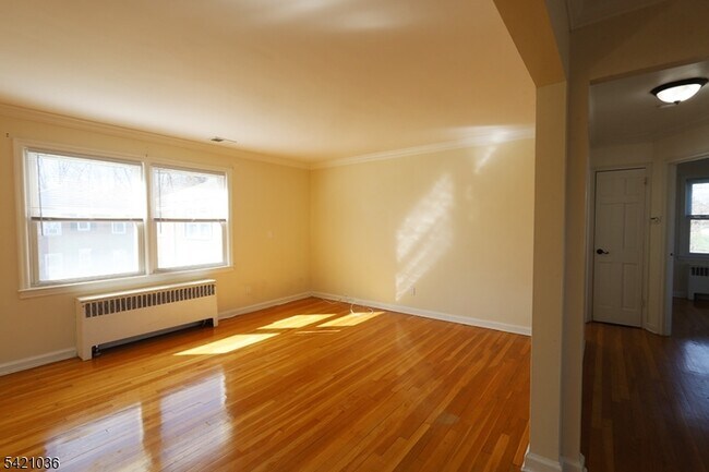 Building Photo - 412 Morris Ave