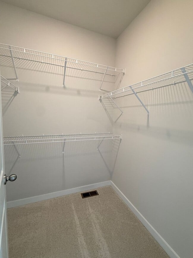 Building Photo - NEW Construction - 3 Bed Townhome in the City!