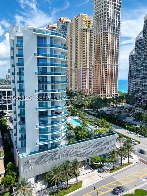 Building Photo - 17550 Collins Ave