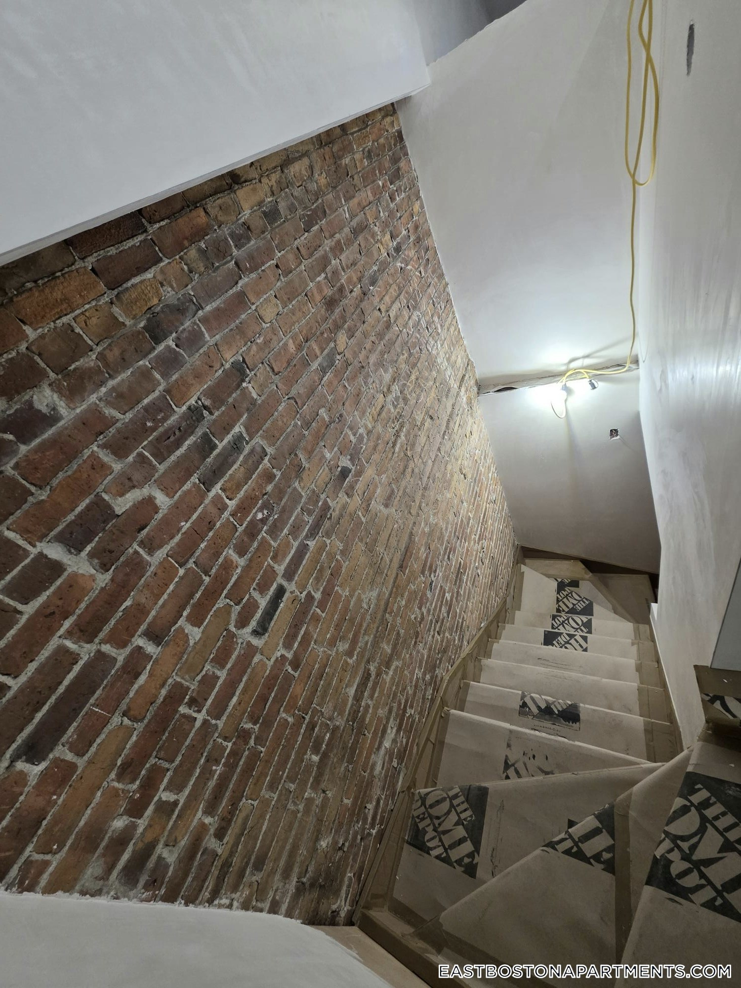 Building Photo - 186 Webster St