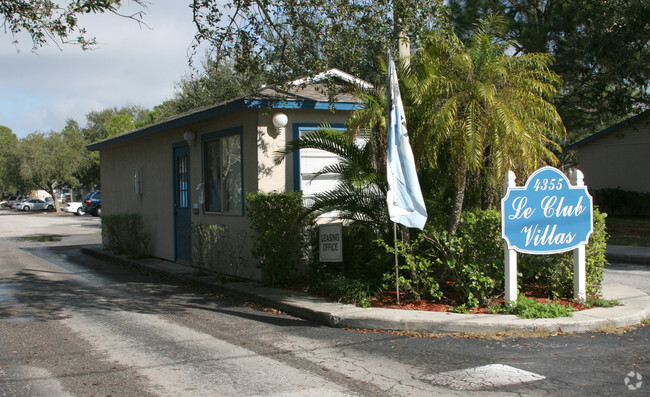 Le Club Villas - Fountains at Pinellas Park