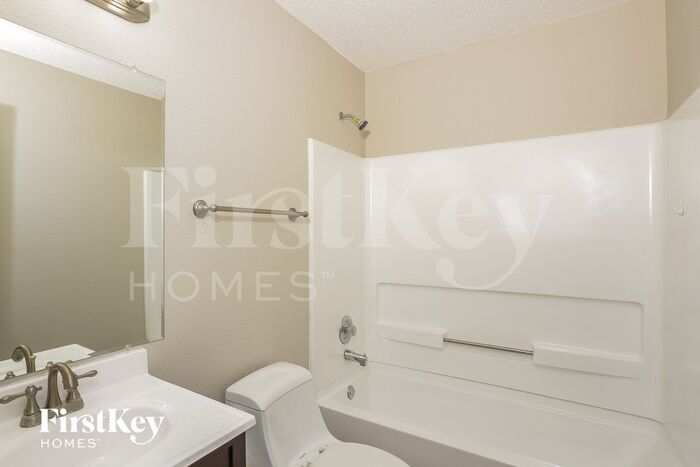 Building Photo - 2304 Paddle Creek