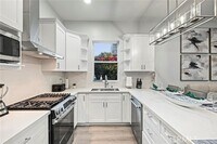 Building Photo - 2217 Estribo Dr