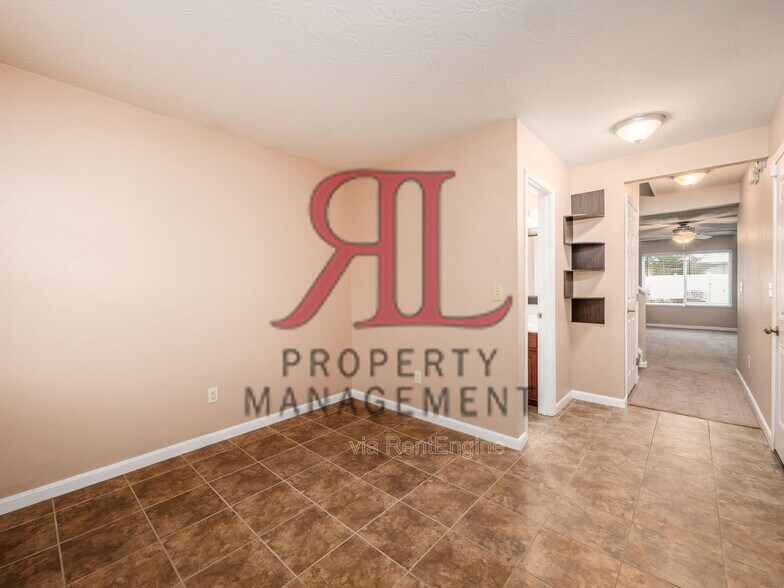 Building Photo - 1880 Prominence Dr