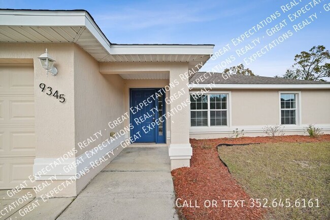 Building Photo - Fenced & Tiled 3/2/2 Summerfield Home For ...