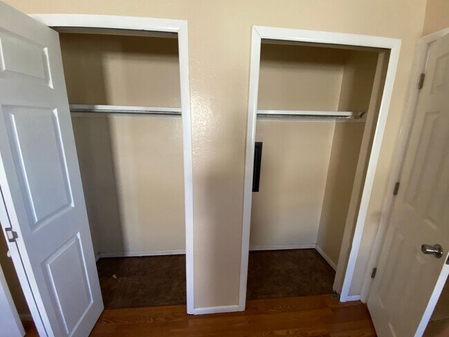 Building Photo - Beautiful 3 bedroom