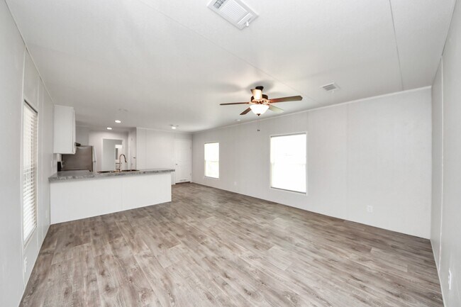 Building Photo - 1560 Brown Rd