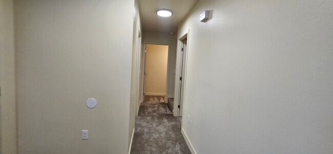 Building Photo - 3839 Woodlawn Ave