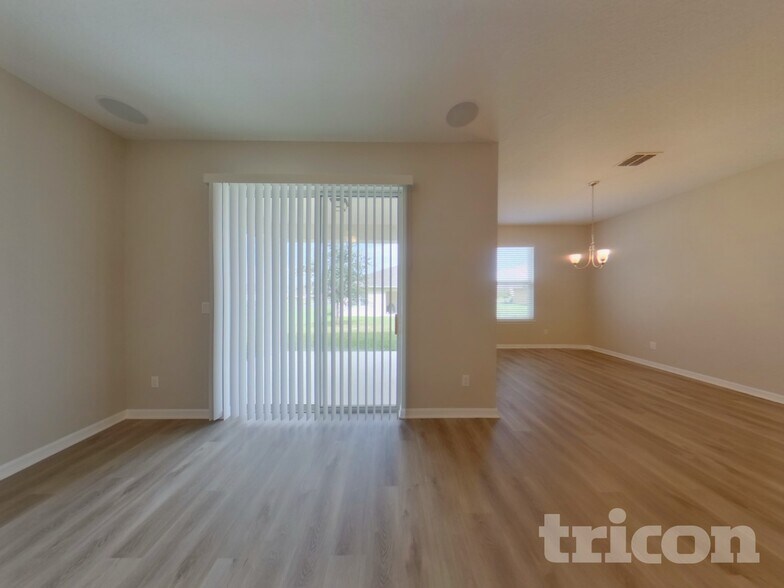 Building Photo - 37124 Scenic Ridge Dr