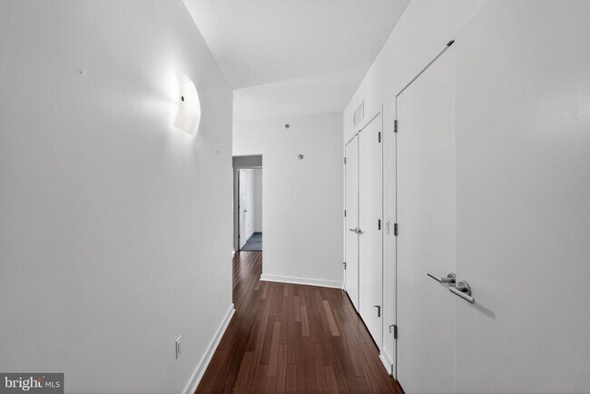 Building Photo - 2101 Market St