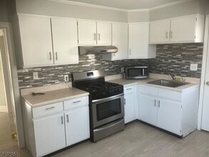 Building Photo - 20 Ryerson Ave