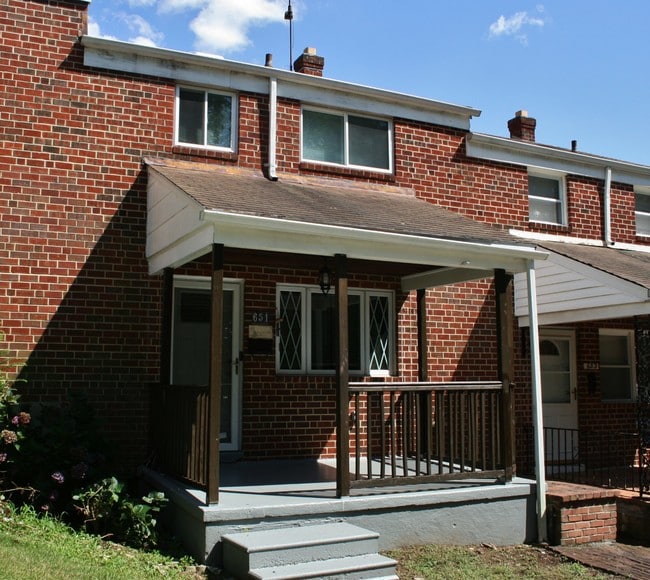 Primary Photo - 651 S Wickham Rd