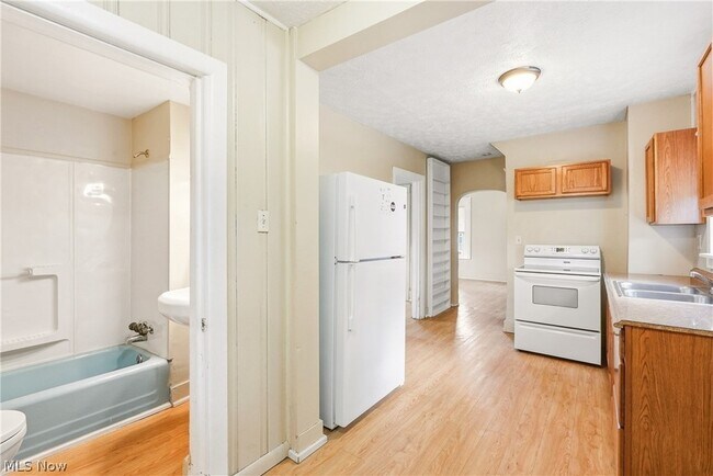 Building Photo - 285 Sumner Ct