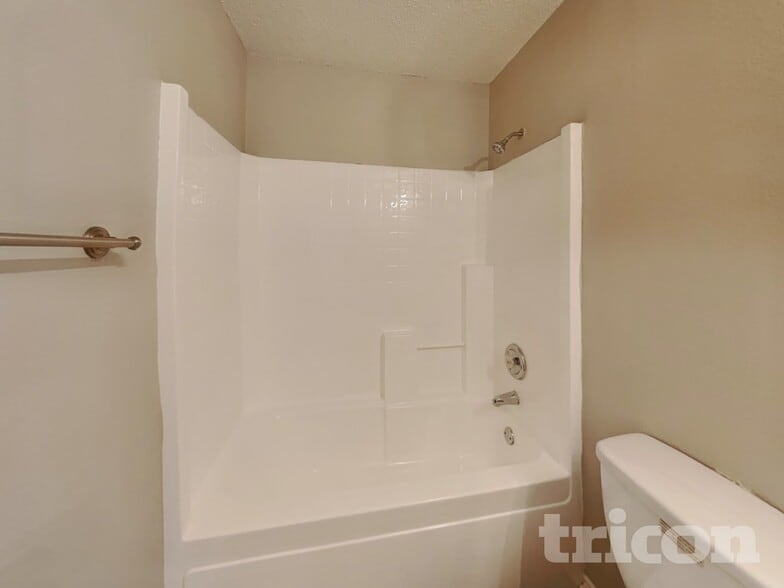 Building Photo - 6002 Flyers Ln