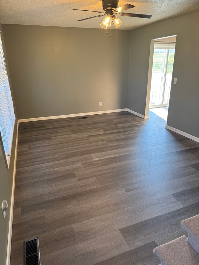 Building Photo - 295 Jamestown Rd