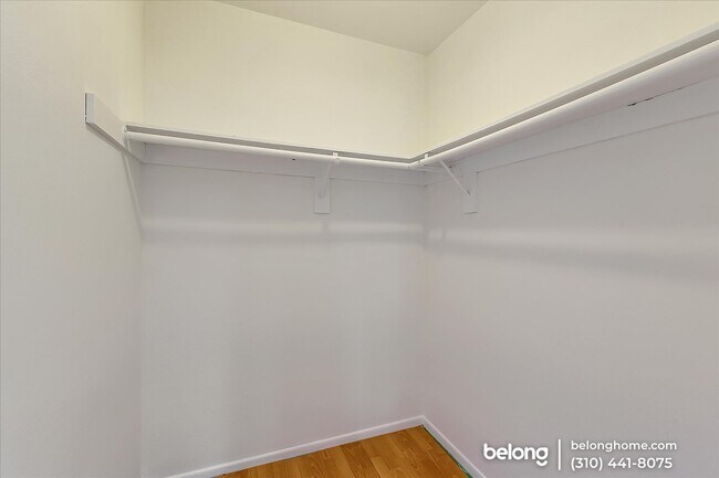 Building Photo - 720 Waterloo St