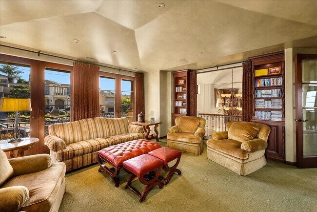 Media room - 109 S Poinsettia Ave