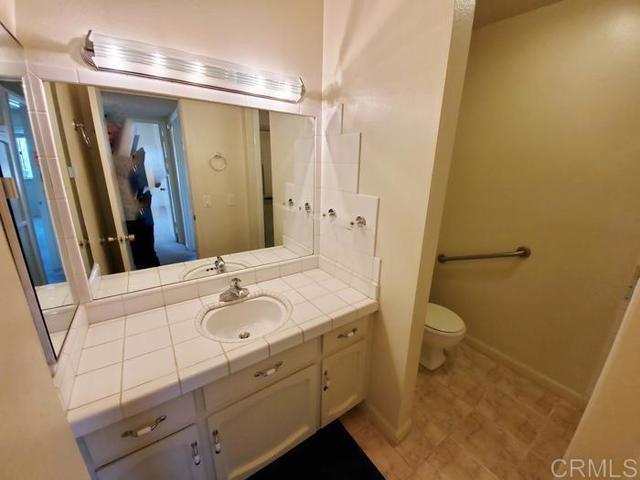 Building Photo - 2625 Pirineos Way