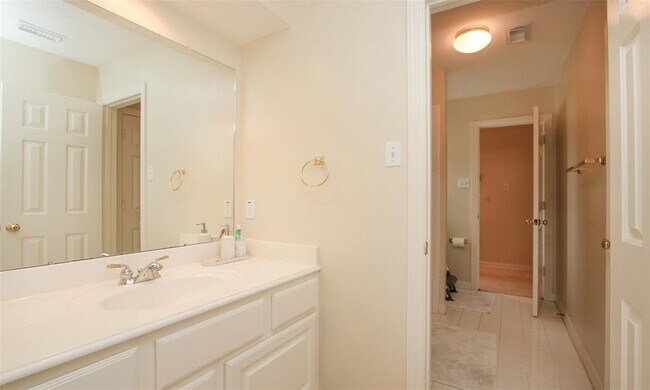 Building Photo - 12123 Mill Stream Way