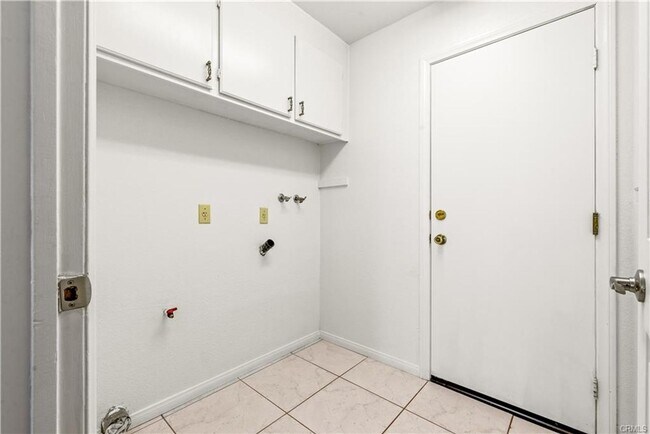 Building Photo - 1260 Highcliff Cir