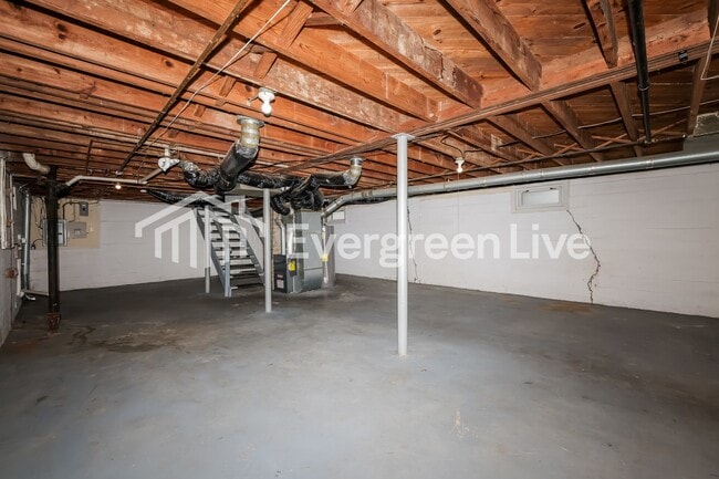 Building Photo - 4263 Woodcliffe Ave