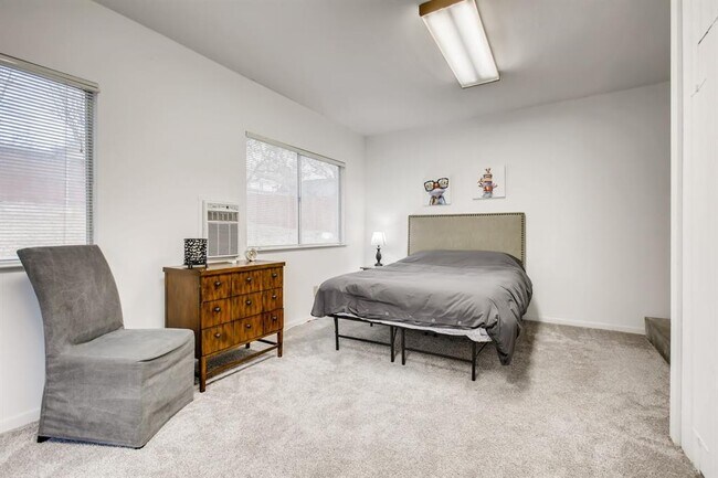 Building Photo - 2307 Tower Dr