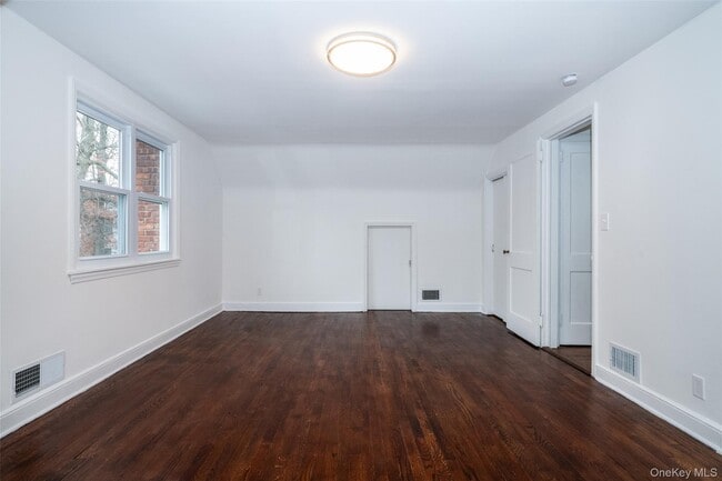 Building Photo - 83 Stevenson Ave