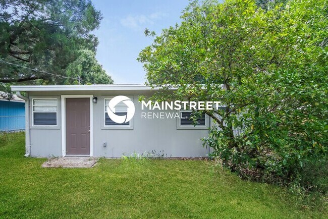 Building Photo - 3 Bedroom Pet-Friendly Home in VERO BEACH, FL with Main Street Renewal