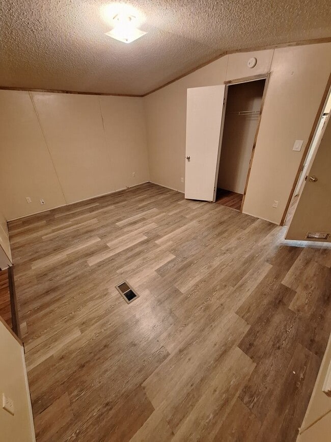 Building Photo - 103 Co Rd 151