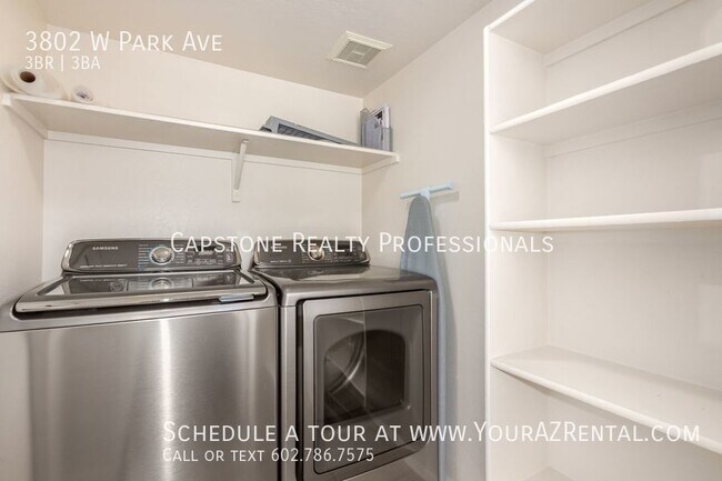 Building Photo - Beautiful 3 bedroom 2.5 bath home with pri...