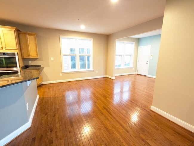 Building Photo - STUNNING Single Family Home in Brunswick C...