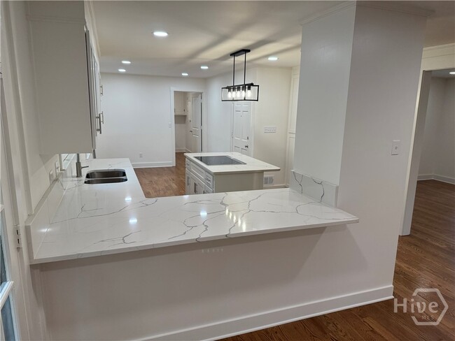 Building Photo - 185 Landor Dr