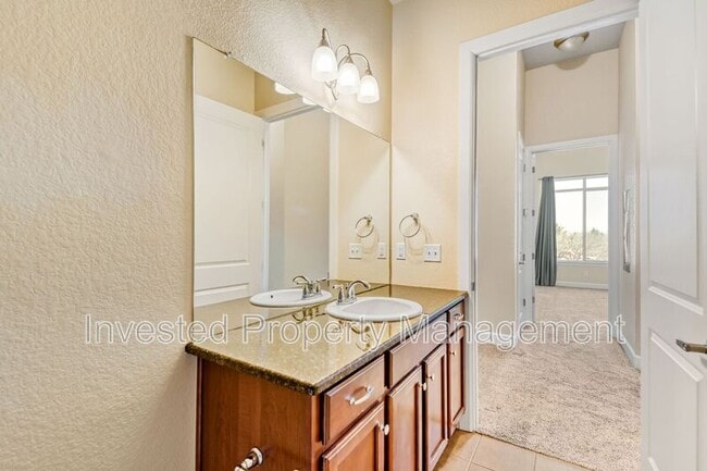 Building Photo - 305 Inverness Way S