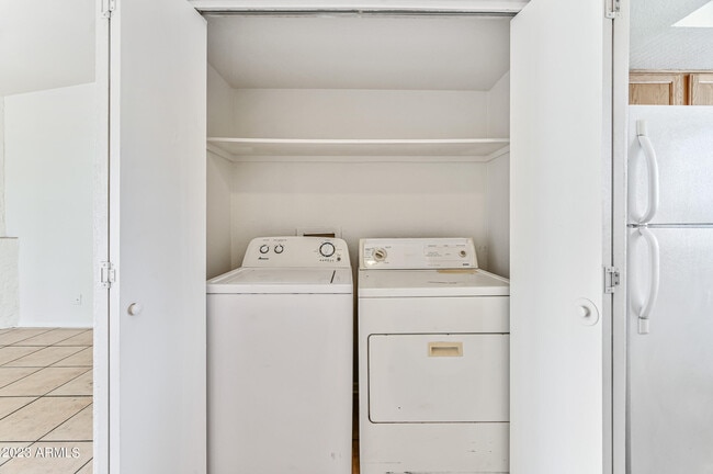 Building Photo - 10802 N 16th Ave