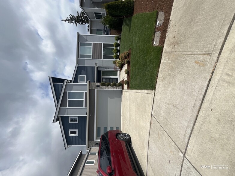 Building Photo - 16914 1st Pl S