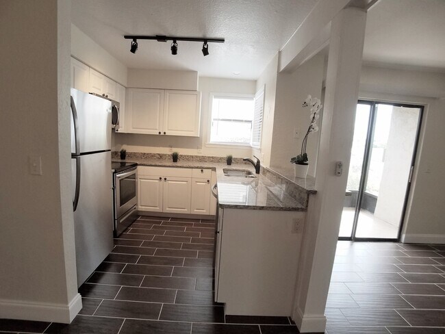 Building Photo - FOR RENT! Gorgeous First Floor Remodeled 2...