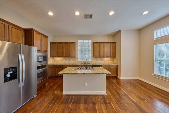 Building Photo - 2526 Bevis St